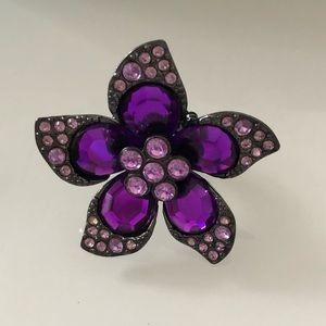 3 for $25 🛍 Big flower stretchable ring.